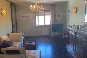 Appartamento di 250 m² con più di 5 locali a Tusca