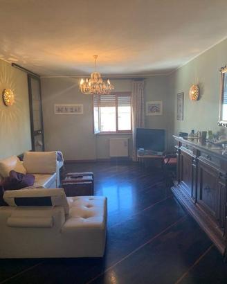 Appartamento di 250 m² con più di 5 locali a Tusca