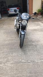 MOTO SUZUKI SV 2002