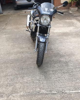 MOTO SUZUKI SV 2002