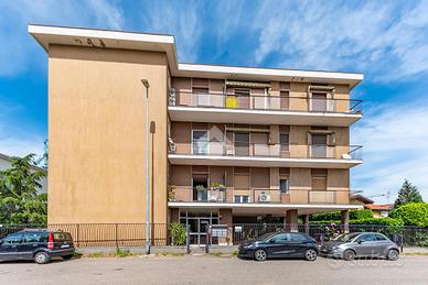 3 LOCALI A LAINATE