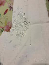 Lenzuola in lino ricamate