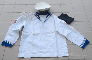 Giubba bianca vintage e berretto M.M