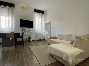 CASA DI CORTE A MUGGIÒ