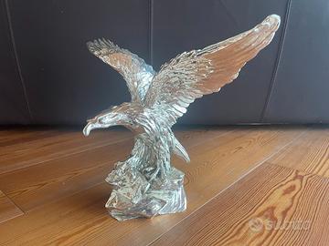 SCULTURA a forma d'aquila in argento laminato