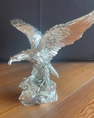 SCULTURA a forma d'aquila in argento laminato