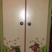 CAMERETTA STILE INGLESE CON SOGGETTI IN RILIEVO