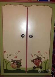 CAMERETTA STILE INGLESE CON SOGGETTI IN RILIEVO