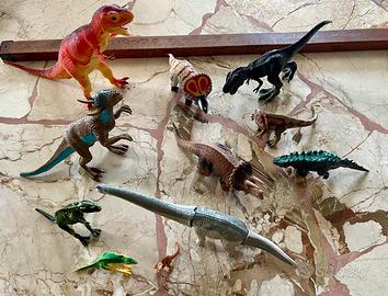 dinosauri di plastica