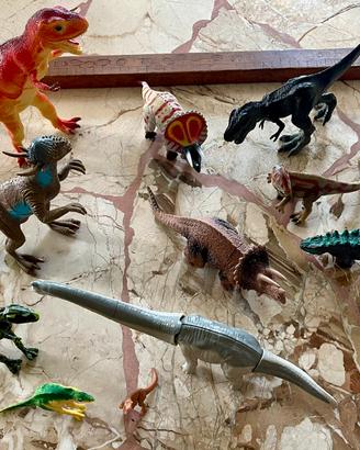 dinosauri di plastica