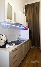 Cucina completa, tavolo allungabile+ 4 sedie