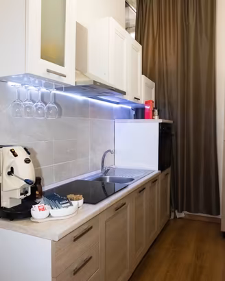 Cucina completa, tavolo allungabile+ 4 sedie