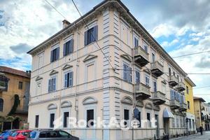 LOCALE COMMERCIALE ( EX FILIALE BANCARIA)