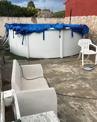 Piscina fuoriterra rigida