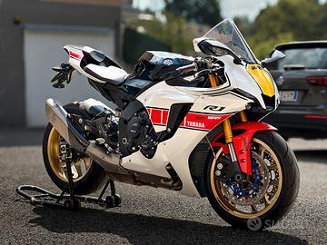 Yamaha R1 World GP 60th anniversary