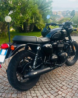 Triumph Bonneville T100 Black