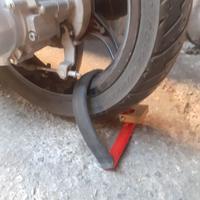 Blocca Ruota  Anticonvenzionale Moto Artigianale