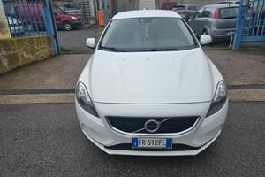 Volvo V40 D2