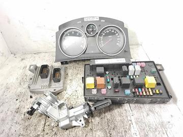 KIT CENTRALINA MOTORE OPEL Astra H Berlina 1223074
