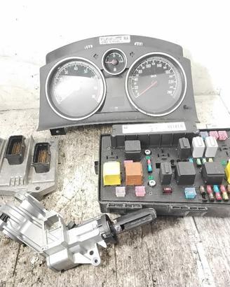 KIT CENTRALINA MOTORE OPEL Astra H Berlina 1223074