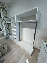 Arredamento negozio abbigliamento