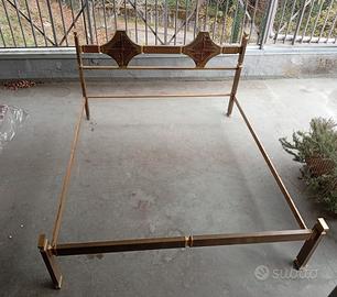 Struttura letto metallico design anni '70