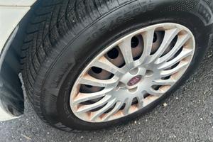 Cerchi Gran punto 15" con gomme