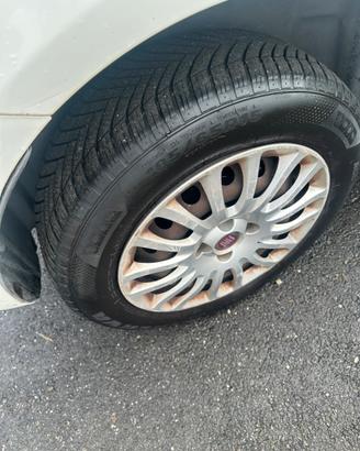 Cerchi Gran punto 15" con gomme