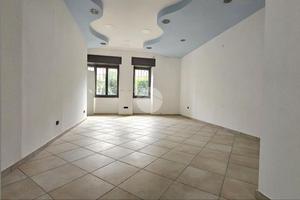 NEGOZIO A MONTESARCHIO