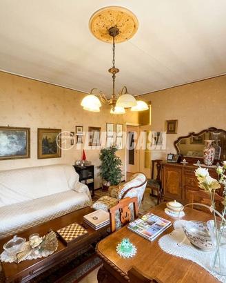 TRILOCALE CON CANTINA IN PIENO CENTRO CITTA'