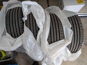 Pneumatici 215/55 R17
