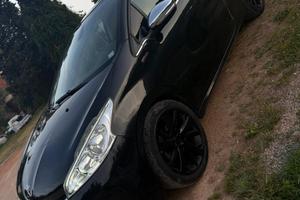 Peugeot 208 GT Line 1.6 HDi 92 CV –