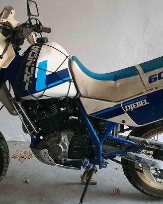 Suzuki Djebel 600 (1990) – Conservata, da riavviar