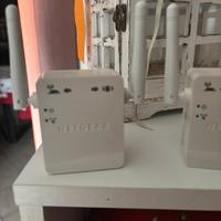 coppia di extender wifi