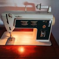 Macchina da cucire Singer 744