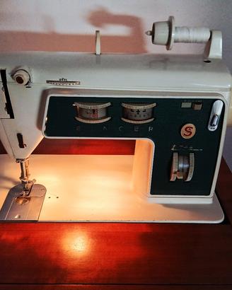 Macchina da cucire Singer 744
