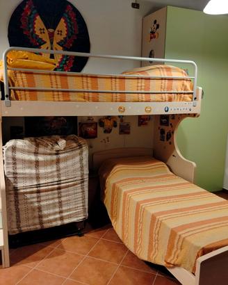 camera bimbi 2 posti letto più armadio e scrivania