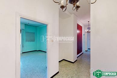 AMPIO APPARTAMENTO SEI VANI CON DOPPI BALCONI