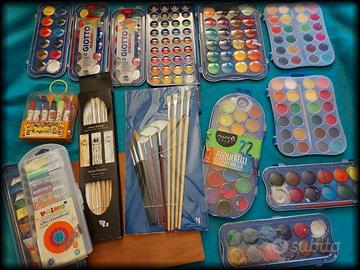 MATERIALE ARTISTICO -ACQUERELLI, PENNELLI, TEMPERE
