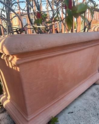 Vasi resina effetto terracotta - Stock