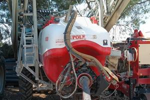 Pompa carrellata per diserbo. Polmac modello futur