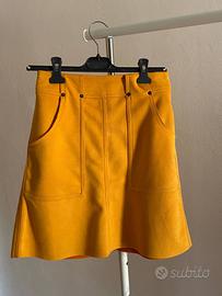 Gonna colore giallo (sfumatura calda)