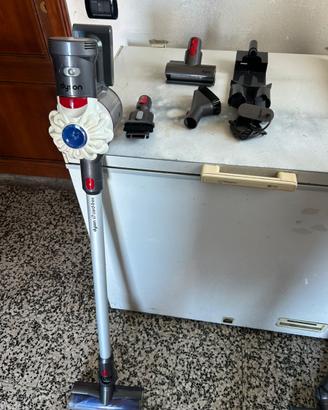 Dyson V7. Completo