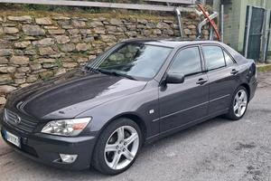 lexus IS200
