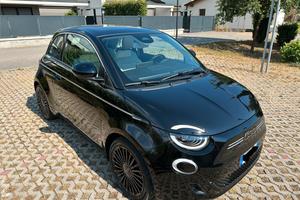 Fiat 500e elettrica 42kwh la Prima Bocelli