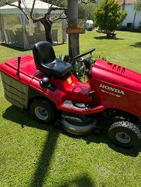 Trattorino rasaerba usato Honda 2417 HME