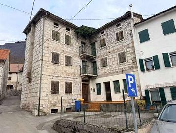 Immobile in asta di 225 m² con più di 5 locali a P