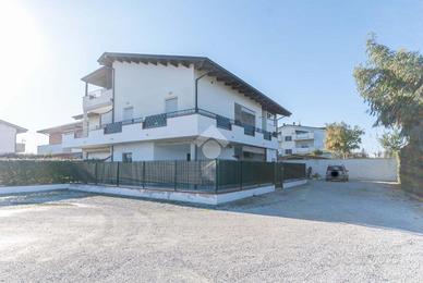 3 LOCALI A ROSETO DEGLI ABRUZZI