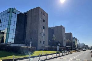 Immobile di 697 m² a Rozzano