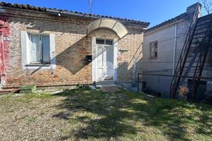 CASA SEMINDIPENDENTE A CHIETI